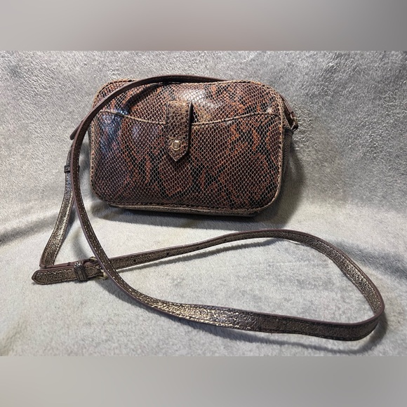 G.I.L.I. Handbags - G.I.L.I. Snakeskin Leather Crossbody Bag